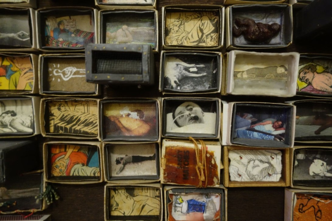 Perfect-Lie-Down-(detail)